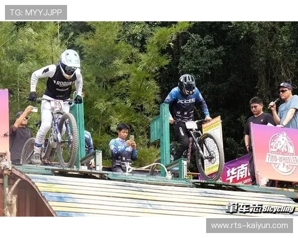 第十五届全国极限运动大赛BMX街区赛国际组加拿大小将Mike被列为头号种子